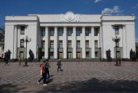 Рада завтра должна отклонить постановления, блокирующие подписание закона о языке